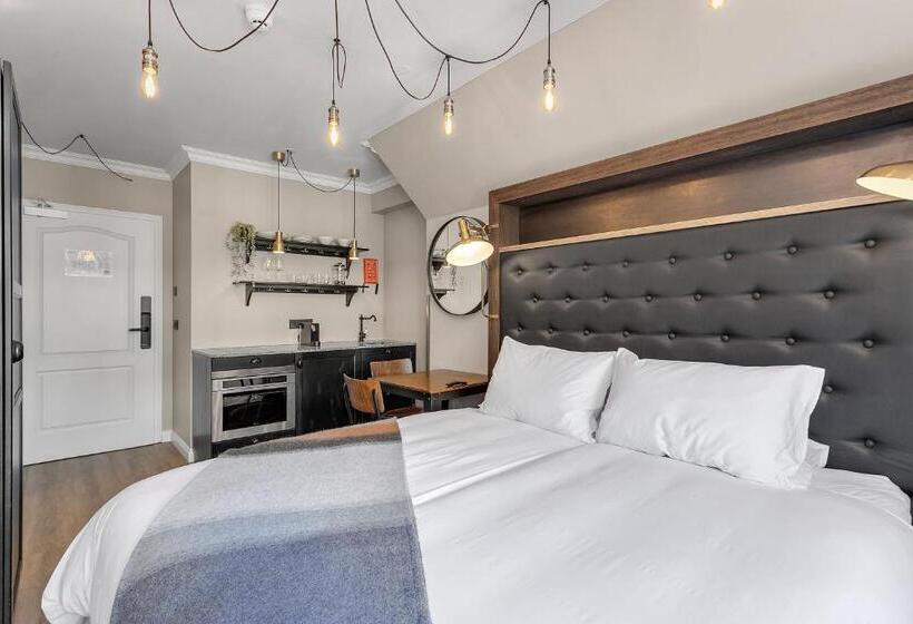 استودیوی استاندارد, Oddsson Downtown