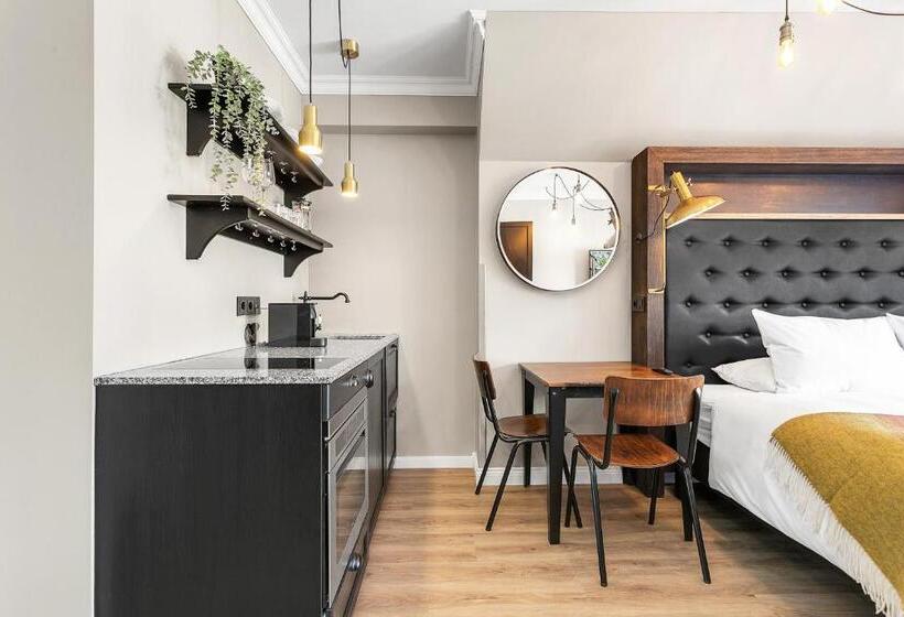 استودیوی استاندارد, Oddsson Downtown