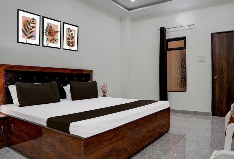 Трехместный Номер Классика, Oyo R.p Hotel And Guest House