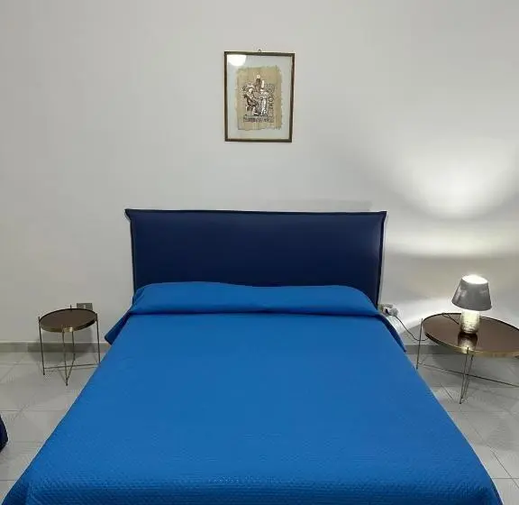 اتاق خانوادگی, Paradiso B&b