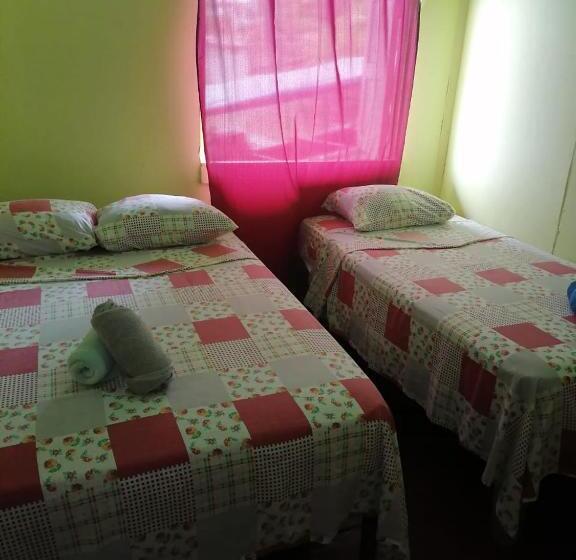 غرفة قياسية ثلاثية, El Jaguar