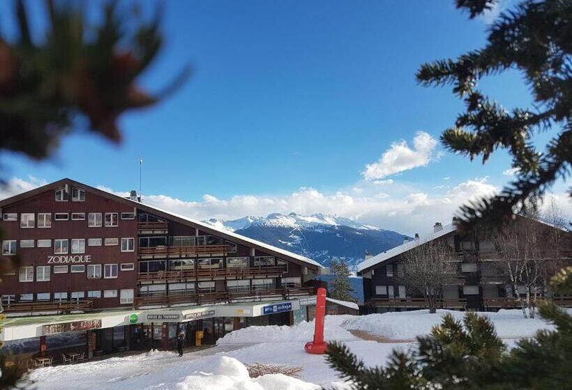 חדר סטנדרטי עם מיטת קומתיים ואמבטיה משותפת, Holidays Groupes Anzère