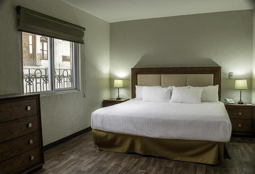 キングサイズベッドのスタンダードルーム, Adriana