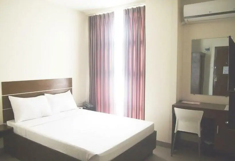 Economy-huone, Emerald Suites Cdo