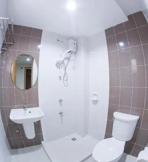 Standard Kolmen Hengen Huone, Emerald Suites Cdo