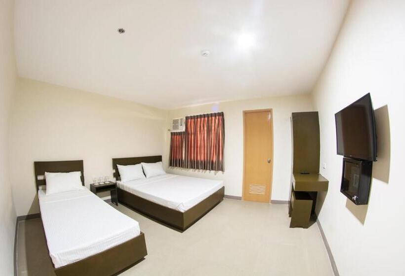 غرفة قياسية ثلاثية, Emerald Suites Cdo