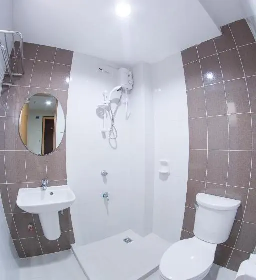 Perhehuone, Emerald Suites Cdo