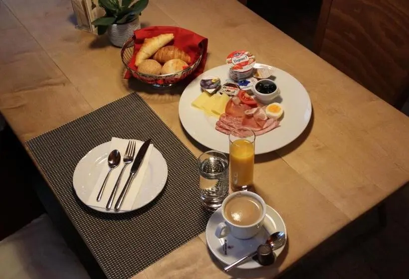 ジュニアスイート, Gasthof Zum Mohren