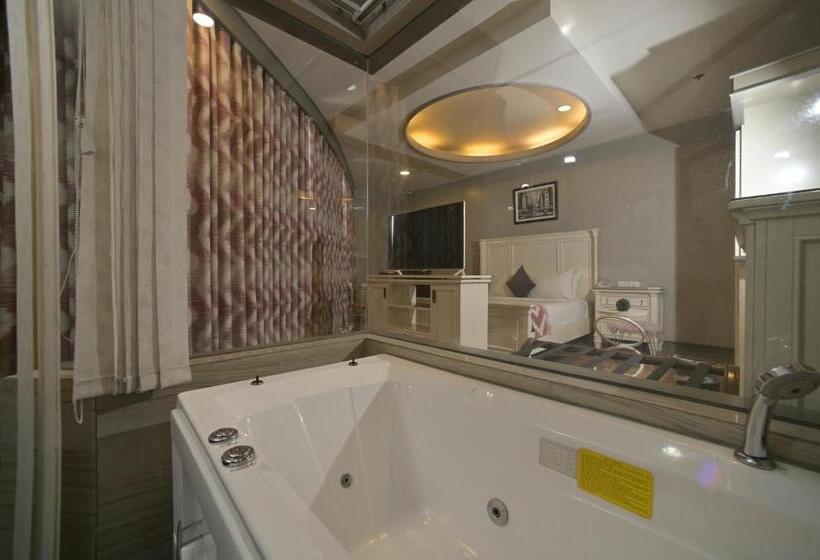 高级客房, Paragon Hotel And Suites