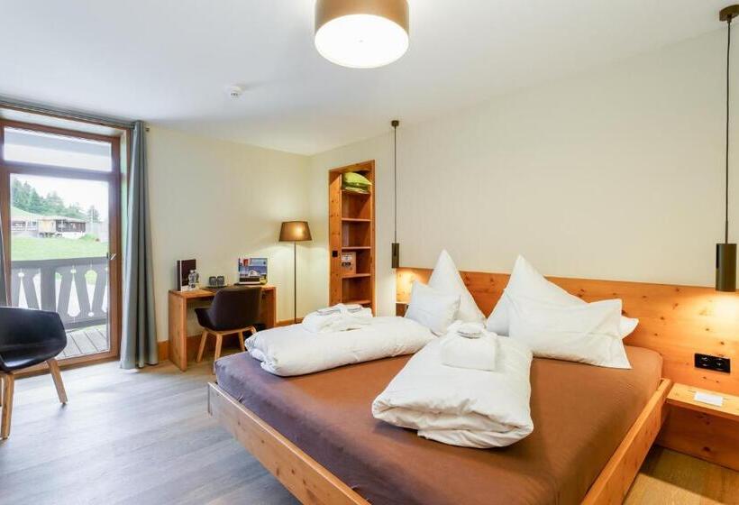 Номер Superior с Балконом, The Alpina Mountain Resort