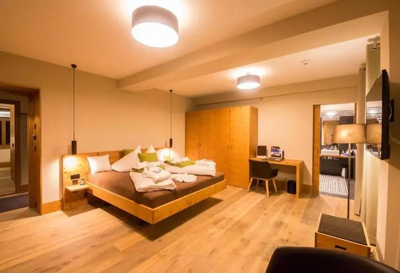 バルコニー付きスーペリアルーム, The Alpina Mountain Resort