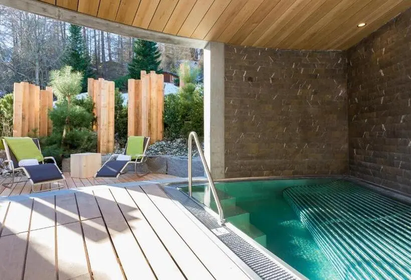 デラックスジュニアスイート, The Alpina Mountain Resort