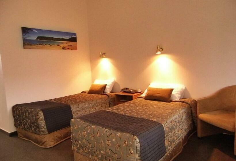 패밀리 스튜디오, The Westport