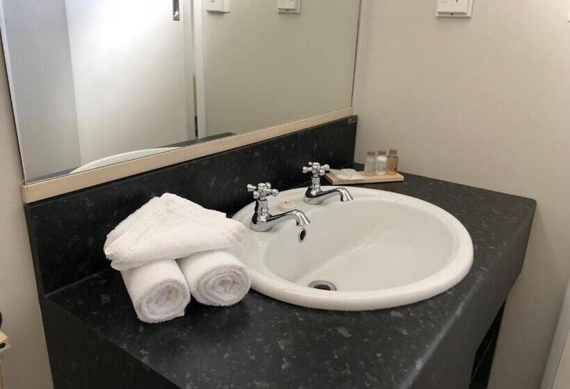 스탠다드 스튜디오, The Westport