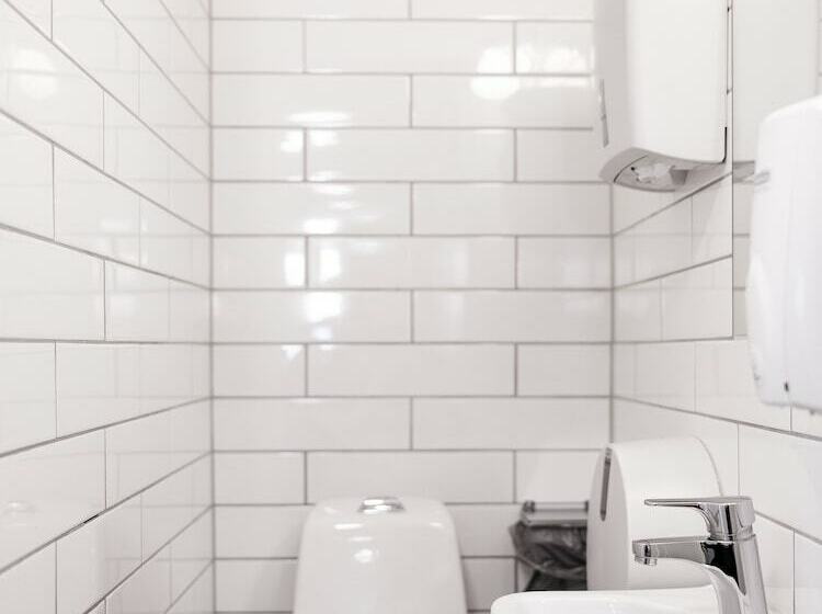 标准单人间共用浴室, Norrland Ymca Hostel Umeå