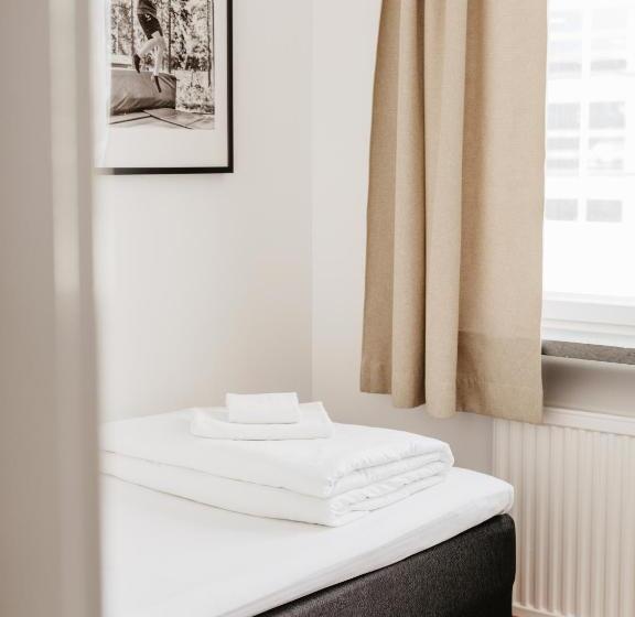 标准单人间共用浴室, Norrland Ymca Hostel Umeå