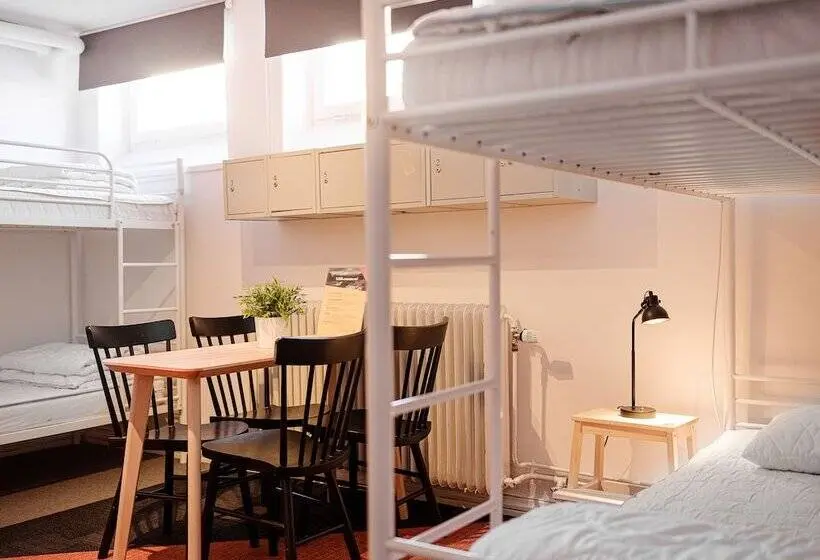 Standard Neljän Hengen Huone Jaettu Kylpyhuone, Norrland Ymca Hostel Umeå
