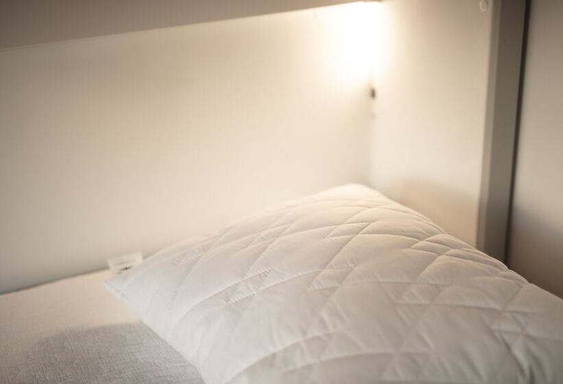 标准四人间共用浴室, Norrland Ymca Hostel Umeå