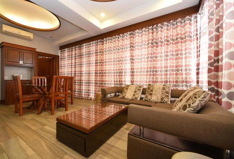 جناح, Paragon Hotel And Suites