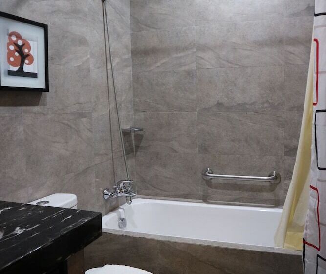 جناح برستيج, Paragon Hotel And Suites