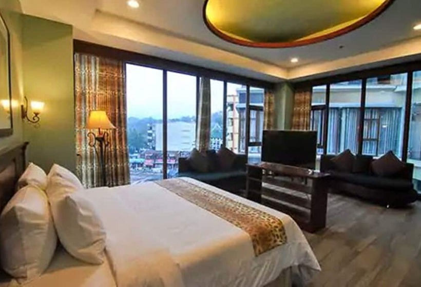 جناح, Paragon Hotel And Suites