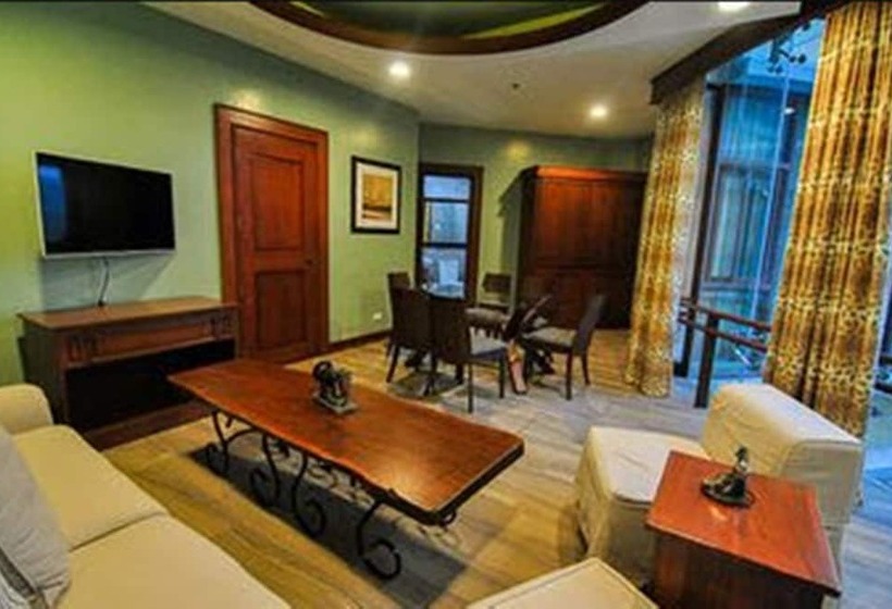 小型套房, Paragon Hotel And Suites