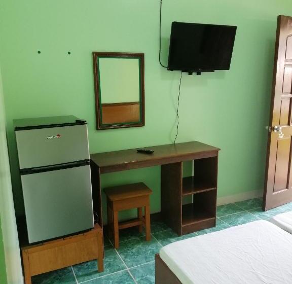 اتاق خانوادگی با چشم‌انداز دریا, Islet View Pension House