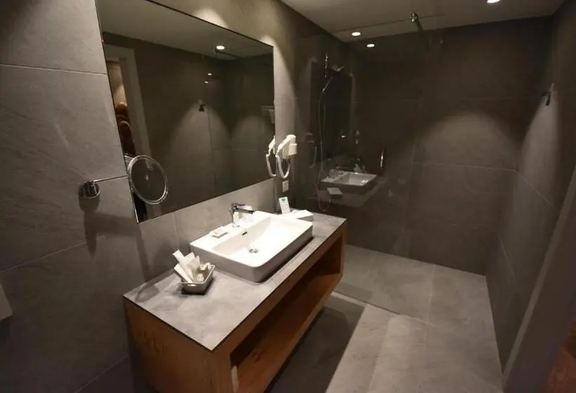 スタンダードトリプルルーム, Hotel & Lounge Lago Maggiore