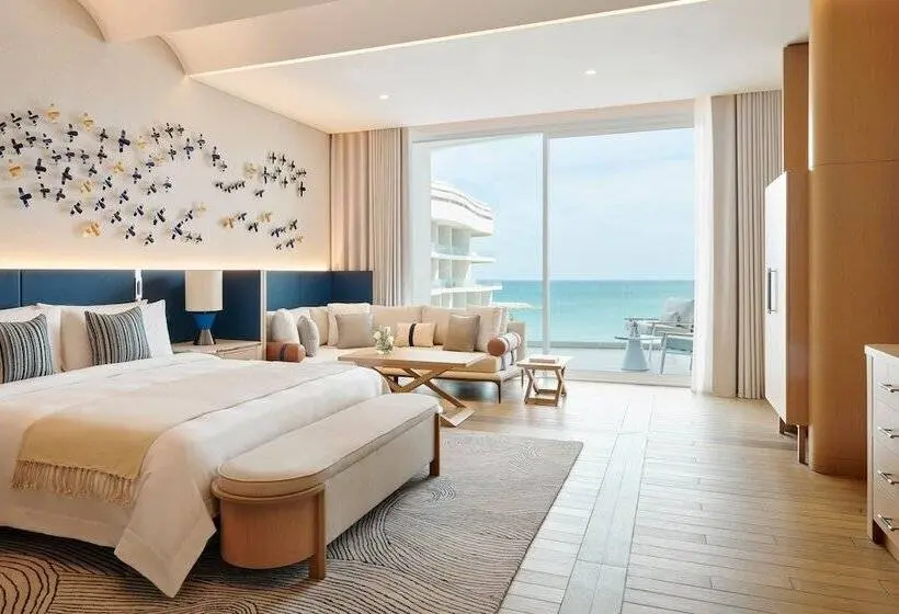 اتاق لوکس با چشم‌انداز دریا, The St. Regis Al Mouj Muscat Resort