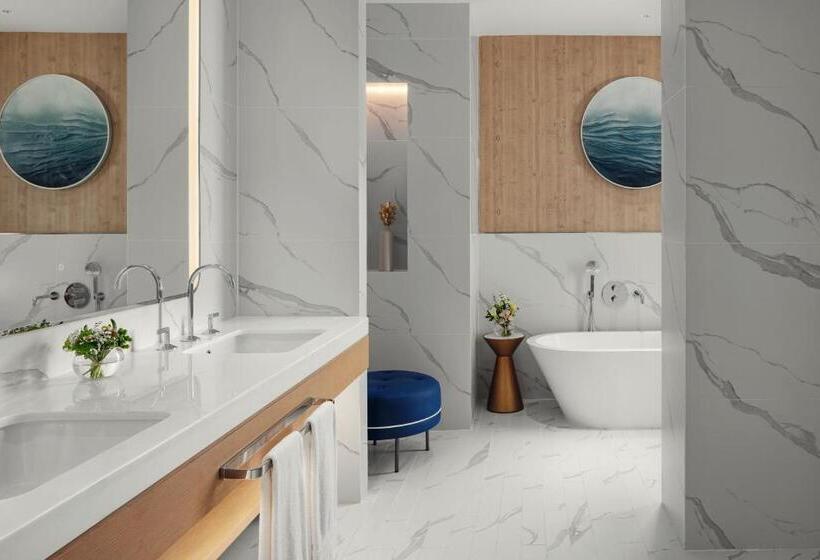 سوئیت با تخت بزرگ, The St. Regis Al Mouj Muscat Resort