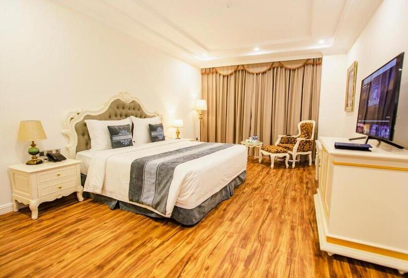 اتاق لوکس با تخت بزرگ, Khách Sạn Minh Phú Diamond Palace