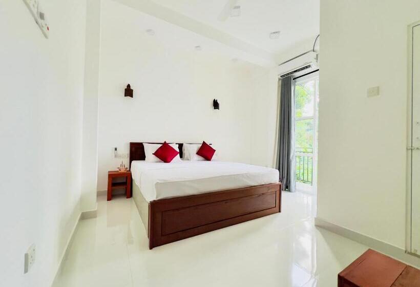 Номер Deluxe, Lavish