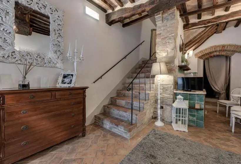 バルコニー付きスタンダードルーム, Borgo Medievale San Quirico D Orcia B&b   Capitano Collection   Albergo Diffuso