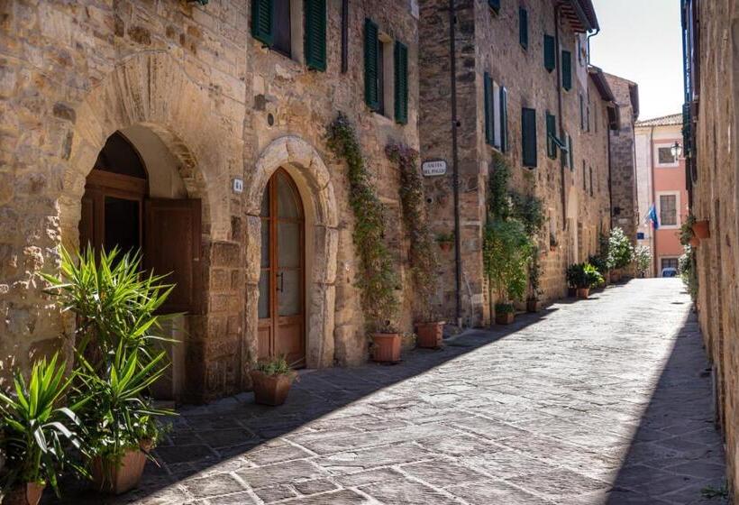 デラックスルーム, Borgo Medievale San Quirico D Orcia B&b   Capitano Collection   Albergo Diffuso