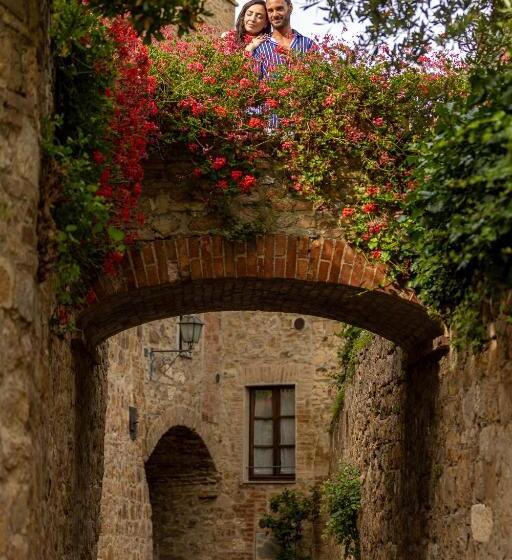 スーペリアールーム, Borgo Medievale San Quirico D Orcia B&b   Capitano Collection   Albergo Diffuso