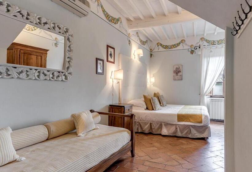 スタンダードトリプルルーム, Borgo Medievale San Quirico D Orcia B&b   Capitano Collection   Albergo Diffuso