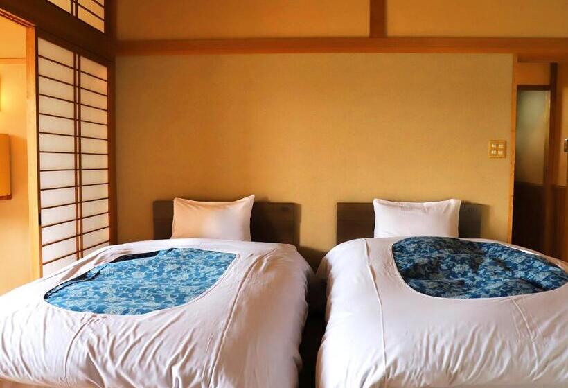 Семейный Номер, Yufuin Onsen Ryokan Hananomai
