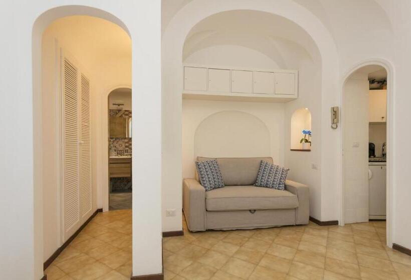 غرفة ديلوكس, To Be Capri