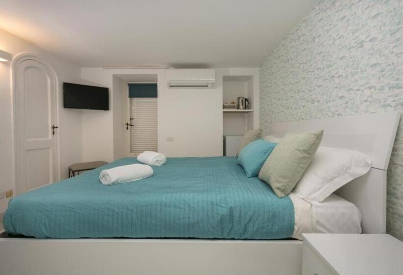 غرفة قياسية, To Be Capri