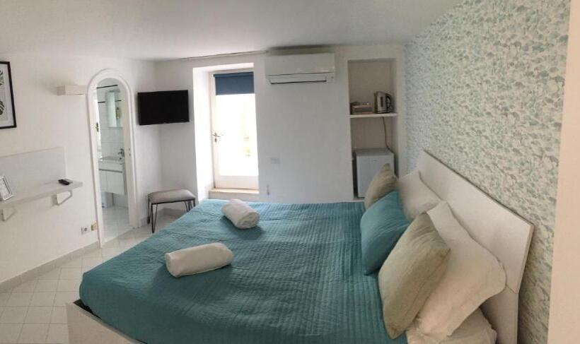 غرفة قياسية, To Be Capri