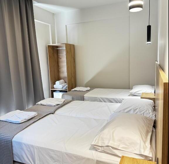 اتاق استاندارد سه نفره, Lunar