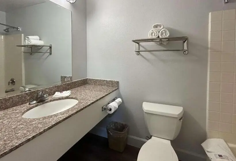 キングサイズベッドのスタンダードルーム, Studio 6 Suites Hesperia, Ca – West Main Street – I 15