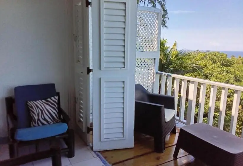 اتاق لوکس با چشم‌انداز دریا, Lf Jungle Retreat