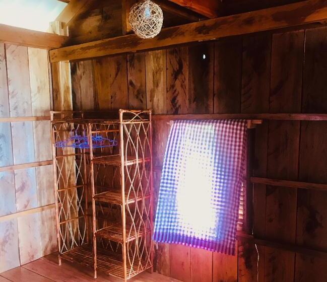 标准平房, Robinson Bungalows