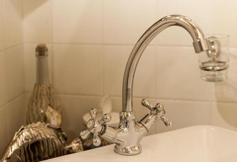 اتاق لوکس, Bed And Breakfast Piekoo Belloo