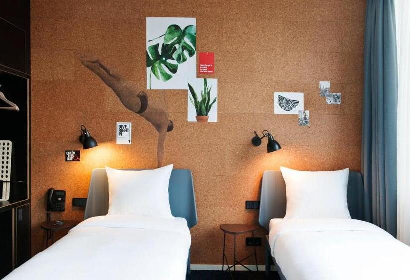 غرفة قياسية, Conscious Hotel The Tire Station
