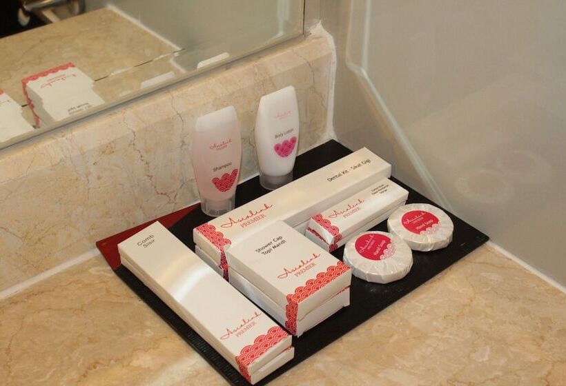 جناح جونيور, Asialink Premier