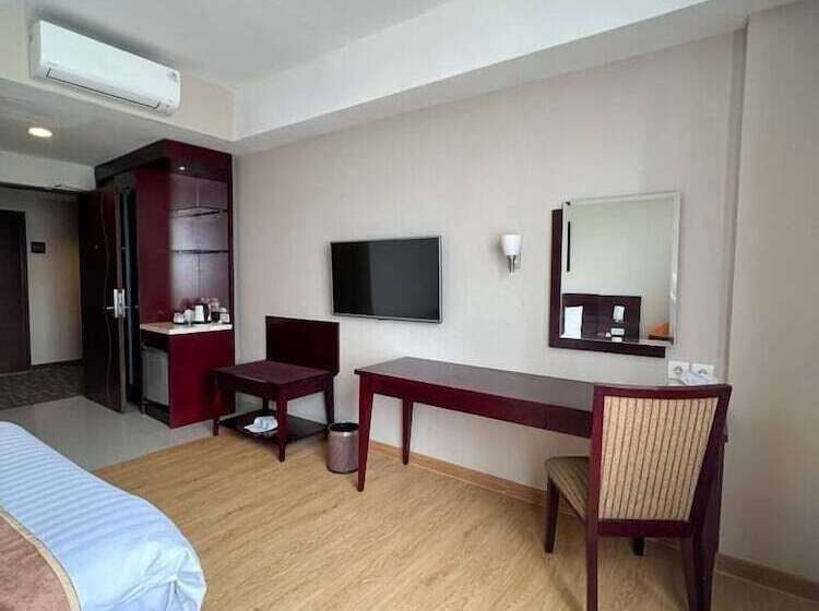 جناح جونيور, Asialink Premier