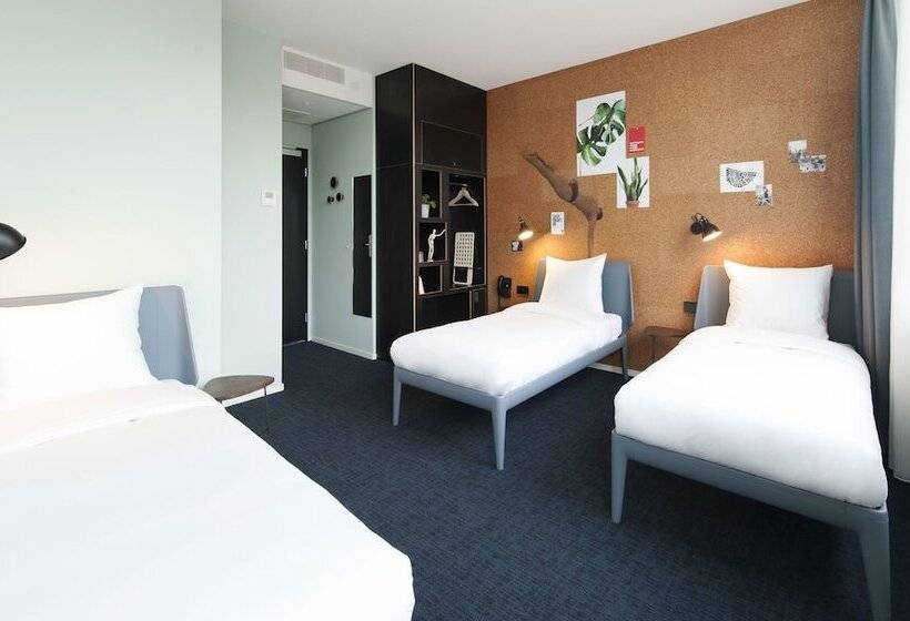 غرفة قياسية ثلاثية, Conscious Hotel The Tire Station