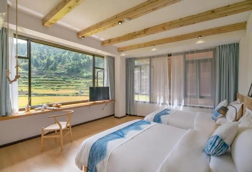 ファミリールーム, 肇兴溪舍山堂 Creekside Inn